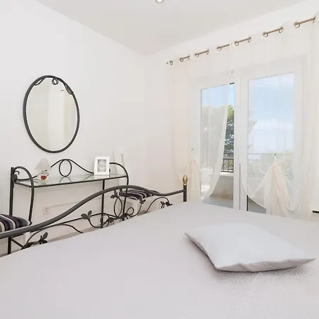 Talija Apartamento *