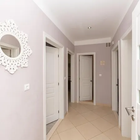 Talija Apartamento *